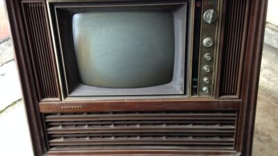 瑞穂市十九条にて4kテレビ納品